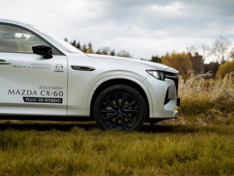 Exploring the New Volvo XC70: The Ultimate Plug-In Hybrid SUV for Eco-Conscious Drivers