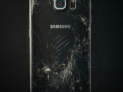 Understanding the Colorful Snow Screen Issue in New Pixel 10 Phones