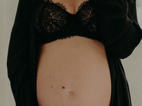 17 Shocking Birth Stories That Reveal the Treatment of Pregnancy in the '60s and '70s