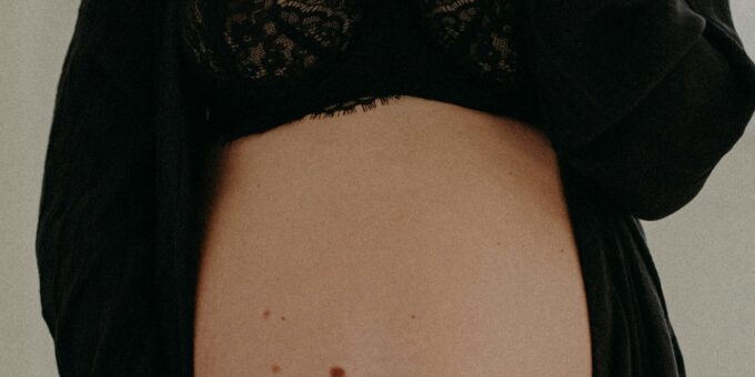 17 Shocking Birth Stories That Reveal the Treatment of Pregnancy in the '60s and '70s