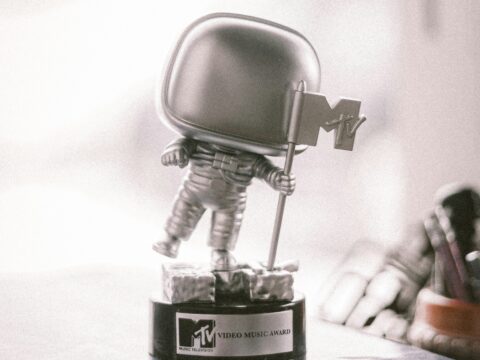 10 Awkward Moments from the 20‌ေ25 VMAs: No One Hugged Rosé After Her Big Win