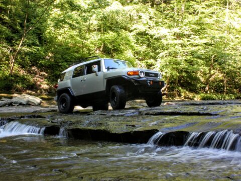 2019 Toyota RAV4 Adventure: Pros and Cons