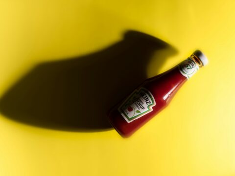 Warren Buffett's Uncharacteristic Criticism of Kraft Heinz: Analyzing the Passive Investor's Departure from Norm