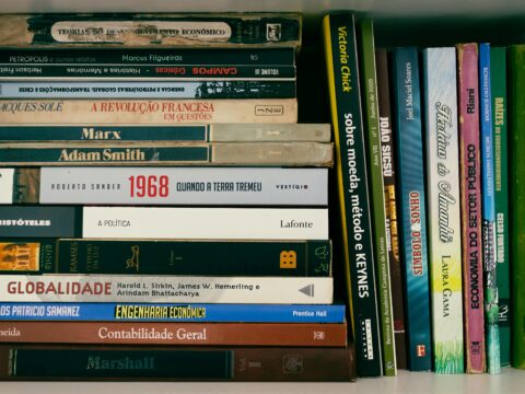 Build Strong Political Knowledge in 30 Days