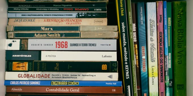 Build Strong Political Knowledge in 30 Days